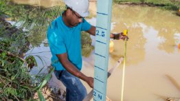 Réguas de medição contribuem para o trabalho de monitoramento da água