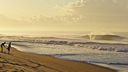 Terceira e última etapa da Tríplice Coroa Quebra Onda de Surf Profissional acontece em Regência